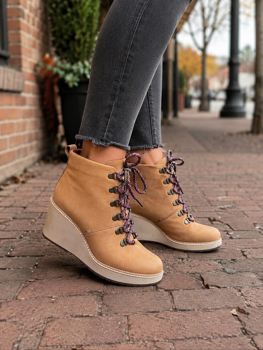 TOMS Melrose Wedge Boots Size 9